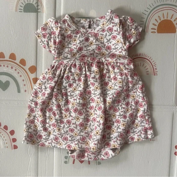 9 Piece Baby Girl Bundle Newborn - Picture 6 of 8